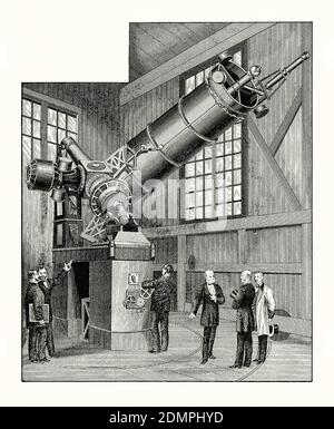 Une vieille gravure montrant des observateurs au "Grand télescope réfléchissant" de Paris, France c.1880. Il est tiré d'un livre victorien des années 1880. Un télescope réfléchissant (réflecteur) est un télescope qui utilise un seul ou une combinaison de miroirs incurvés qui réfléchissent la lumière et forment une image. Le télescope réfléchissant a été inventé par Isaac Newton. Comme les télescopes réfléchissants utilisent des miroirs, on parle parfois de télescope «cataptrique». Le télescope installé à l'Observatoire de Paris en 1878 utilisait un miroir en verre parabolique à sa base et la partie mobile pesait environ 9 tonnes (8000 kg). Banque D'Images