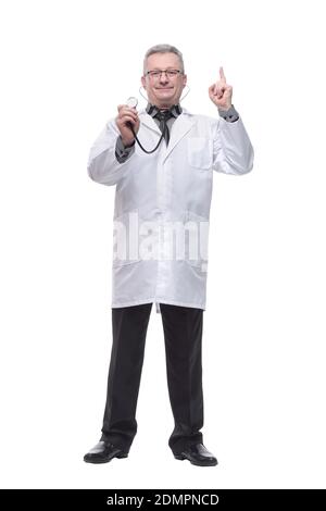 Smiling medical doctor with stethoscope. Plus isolé sur fond blanc Banque D'Images