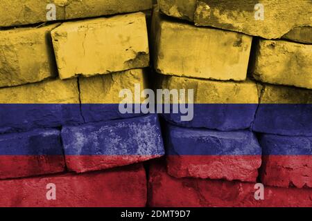 Drapeau colombien peint sur un mur de briques Banque D'Images