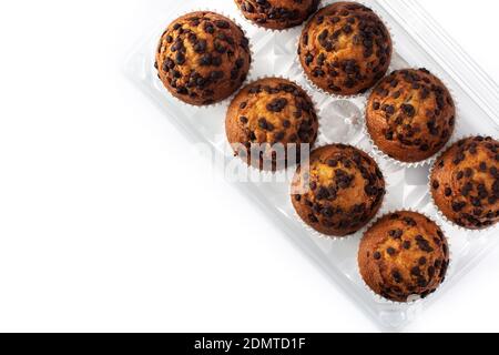 Just baked chocolate muffins packaged isolated on white background Banque D'Images
