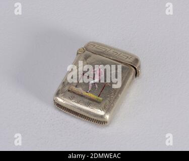 Rugby Player, métal plaqué argent, émail, rectangulaire, avec bords et coins arrondis, avec décoration en émail polychrome du joueur de rugby, entouré d'ornement à feuillage gravé. Il porte des pantalons de jeu à manches longues et rayures rouges et blanches, des chaussettes de genou rouges et blanches. Derrière lui se trouve un poste de but marron, sous une réserve verte et brune. Couvercle, articulé sur la gauche, avec décoration abstraite gravée à l'avant. Percuteur dans la rainure en retrait sur le fond., fin du XIXe siècle, conteneurs, Arts décoratifs, Matchsafe, Matchsafe Banque D'Images