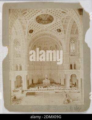 Vue de l'intérieur de l'église Saint-Jean-Baptiste, Brooklyn, en regardant vers l'abside, Leon Dabo, cuisine américaine, 1868–1960, imprimé en albumine monté à bord, vue en regardant vers l'extrémité abside de l'église montrant les peintures murales circulaires de Dabo dans la voûte, la Résurrection, et dans les pendentifs, les Apôtres. Le plancher est inachevé., USA, 1902, architecture, Photographie, Photographie Banque D'Images