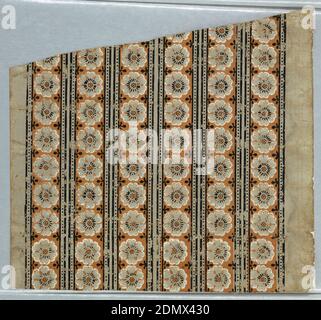 Flanc, imprimé en bloc sur du papier fait à la main, rectangle vertical, six bandes parallèles, ensemble de six fleurons en forme de pétales., États-Unis, 1815–25, revêtements muraux, flanc Banque D'Images