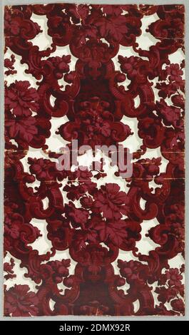 Flanc, imprimé et floqué, style rococo : rouleaux et médaillons formant un motif de couches, enfermant les fleurs et le feuillage. Imprimé en rouge foncé floqué, surimprimé avec des détails rouges et noirs, sur un sol en satin blanc avec des ombres grises., France, 1850–75, revêtements muraux, flanc Banque D'Images