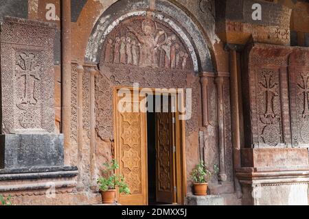 Arménie, Ashtarak, église Hovhannavank au bord du canyon de la rivière Qasakh Banque D'Images