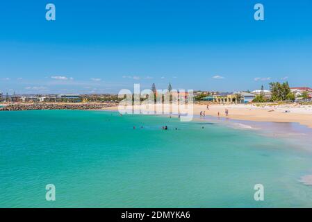 GERALDTON, AUSTRALIE, 12 JANVIER 2020 : paysage urbain avec une plage à Geraldton, Australie Banque D'Images