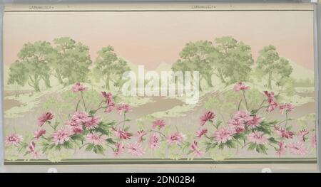 Frieze, Maxwell & Co., S.A., Chicago, Illinois, États-Unis, papier imprimé à la machine, mica liquide, Frieze paysage avec vue sur les arbres et l'horizon en arrière-plan, tandis qu'une rangée de fleurs roses est au premier plan., États-Unis, 1905–1915, Wallcovers, Frieze Banque D'Images