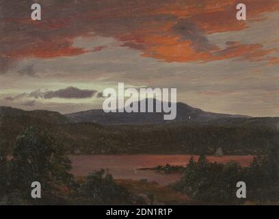 Mont Katahdin du lac Katahdin, Maine, église Frederic Edwin, américaine, 1826–1900, peinture au pinceau et à l'huile sur carton fin, vue horizontale d'un étang ou d'un petit plan d'eau au premier plan avec des arbres sombres à gauche et à droite. Un petit voilier est visible à droite. Une montagne, rendue dans des tons bleu foncé, se trouve au centre à droite, en arrière-plan, et un deuxième pic plus sombre est entouré de nuages blancs à gauche. Nuages rouges en haut contre ciel gris., Etats-Unis, ca. 1853, paysages, dessin Banque D'Images