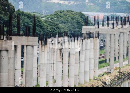 Sao Paulo, Sao Paulo, Brésil. 17 décembre 2020. (INT) la reprise des travaux de la ligne 17 Gold Metro à Sao Paulo. 17 décembre 2020, Sao Paulo, Brésil: Le gouverneur de Sao Paulo m, Joao Doria, annonce la reprise des travaux de la ligne 17-Gold Metro, qui reliera l'aéroport Congonhas au réseau sur les sentiers dans la capitale. La section prioritaire en construction sera de 7.7 km de long, avec huit stations.Credit: Adeleke Anthony Fote/Thenews2 Credit: Adeleke Anthony Fote/TheNEWS2/ZUMA Wire/Alay Live News Banque D'Images