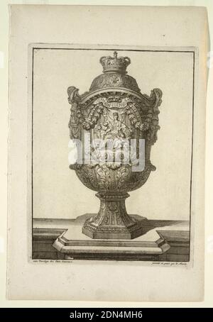 Design pour vase à pieds, à Vasses de la Maison Royalle de Loo Nouvelle-vie (nouvelles vases pour la Maison Royale de Loo), Daniel Marot, français, actif aux pays-Bas et en Angleterre, 1661–1752, Etching et gravure sur papier blanc, bateau à pieds décoré de guirlandes, de feuillage et de figures classiques, et surmontée d'une couronne. Au centre, une cartouche est décorée d'une figure féminine classique enthronée portant une couronne, et entourée de deux putti et un lion., pays-Bas, ca. 1700, architecture, impression Banque D'Images