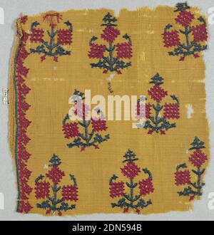 Fragment, Medium: Silk technique: Broderie à point de surface, vaporisateurs à fleurs Conventionalisés disposés comme motifs détachés. Bordure étroite d'un côté., Inde, XVIIIe siècle, broderie et couture, fragment Banque D'Images