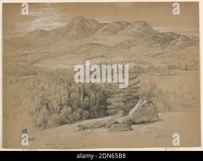 Vue sur le mont Chocorua, de la colline à la droite d'Albany Road, Daniel Huntington, cuisine américaine, 1816–1906, graphite et craie blanche sur papier vélin brun, arbres et rochers en premier plan menant à un pré contenant un lac, Qui s'étend avant une chaîne de montagnes dans le sol central, comme le Mont Chocorua, le plus haut sommet, s'élève juste à gauche du centre dans l'arrière-plan., 12 septembre 1854, paysages, dessin Banque D'Images