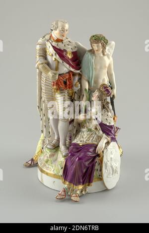 Groupe figural allégorique représentant la « paix de Bâle », Manufacture royale de porcelaine, Berlin, allemand, établi en 1763, Johann Gottfried Schadow, allemand, 1764 - 1850, porcelaine à pâte dure, émail vitreux, or, roi Frederick William II de Prusse debout à gauche; L'Europe, assise et penchée sur le bouclier avec le soulagement d'Europa et de la Bull, reçoit la branche d'olivier de l'Ange de la paix debout derrière elle; en arrière, Justice, assis., Allemagne, fin du XVIIIe siècle, céramique, Arts décoratifs, figure, figure Banque D'Images