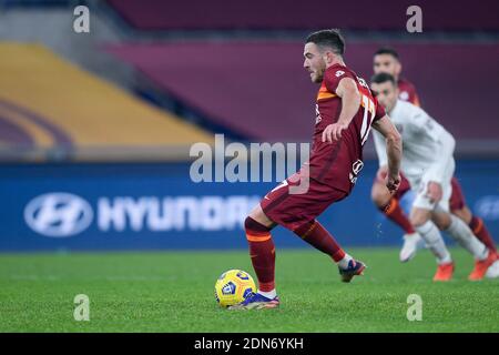 Rome, Italie. 17 décembre 2020. Jordan Veretout of AS Roma marque le deuxième but lors de la série UN match entre Roma et Turin au Stadio Olimpico, Rome, Italie, le 17 décembre 2020. Credit: Giuseppe Maffia/Alay Live News Banque D'Images