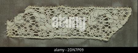 Cooper Union Museum Lace Study Card, Medium: linen technique: Bobbin dentelle, deux fragments de bords droits étroits., Belgique, 17ème–18ème siècle, dentelle, fragments, fragments Banque D'Images