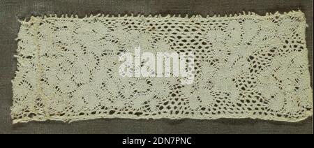 Cooper Union Museum Lace Study Card, Medium: linen technique: Bobbin dentelle, étroit bord droit avec un grand, solidement massé motif floral., pays-Bas, fin du XVIIe siècle, dentelle, bordure, Border Banque D'Images