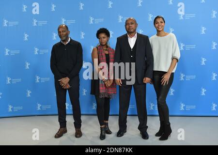 Les acteurs Alex Descas, Lovely Kermonde Fifi, le réalisateur Raoul Peck et l'actrice Ayo assistant à la photo du film haïtien Meurtre A Pacot (meurtre à Pacot) lors de la 65e Berlinale, Berlin International film Festival, à Berlin, Allemagne, le 10 février 2015. Photo d'Aurore Marechal/ABACAPRESS.COM Banque D'Images