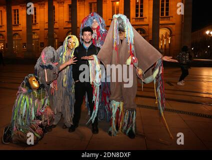 Exclusif - le coiffeur français Charlie le Mindu pose pour photographe à Bordeaux, dans le sud-ouest de la France, le 1er mars 2015. Charlie, basé à Londres (né à Bordeaux en 1986), qui a travaillé pour Lady Gaga, Madonna, Peaches Geldof et beaucoup d'autres célébrités, est le directeur artistique du Carnaval de Bordeaux. Photo de Bernard-Salinier/ABACAPRESS.COM Banque D'Images