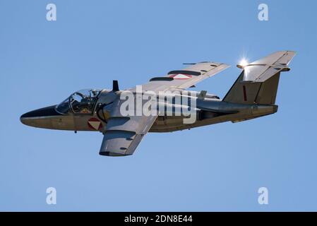 Le jet de l'entraîneur du twinjet 105Ö de Saab de l'armée de l'air autrichienne à la base aérienne de Zeltweg en Autriche. Banque D'Images