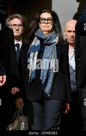 Françoise Bettencourt-Meyers, fille de Liliane Bettencourt et de ses fils Nicolas Meyers (portant des lunettes) et Jean-Victor Meyers parlent devant le tribunal pour le 5e jour du procès de Bettencourt, accusant 10 personnes proches de la héritière Lorée Liliane Bettencourt d'exploiter sa démence, à Bordeaux, dans le sud-ouest de la France, le 30 janvier 2015. Photo de Patrick Bernard /ABACAPRESS.COM Banque D'Images