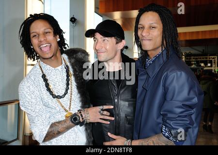 Benn Northover et des danseurs et chorégraphes français connus sous le nom de les Twins Laurent et Larry Bourgeois assistant à Anthony Vaccarello Collection automne-hiver 2015/2016 prêt-à-porter à la Maison de la radio à Paris, France, le 3 mars 2015. Photo d'Aurore Marechal/ABACAPRESS.COM Banque D'Images