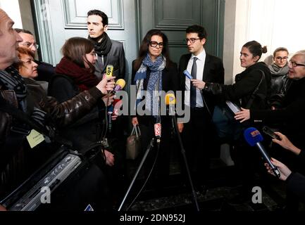 Françoise Bettencourt-Meyers, fille de Liliane Bettencourt et de ses fils Nicolas Meyers (portant des lunettes) et Jean-Victor Meyers parlent devant le tribunal pour le 5e jour du procès de Bettencourt, accusant 10 personnes proches de la héritière Lorée Liliane Bettencourt d'exploiter sa démence, à Bordeaux, dans le sud-ouest de la France, le 30 janvier 2015. Photo de Patrick Bernard /ABACAPRESS.COM Banque D'Images