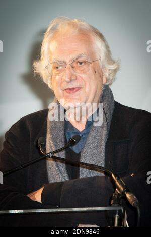 Bertrand Tavernier reçoit un prix spécial lors de la cérémonie de clôture du 7e Festival du film Thriller (Festival International du film Policier) à Beaune, France, le 28 mars 2015. Photo de Audrey Poree/ABACAPRESS.COM Banque D'Images