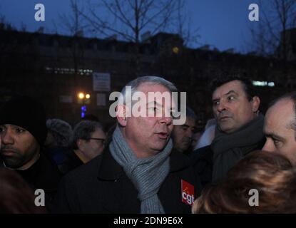 Thierry Lepaon participe à une veillée sur la place de la République, Paris, France, le mercredi 7 janvier 2015, après que trois hommes armés aient mené une attaque terroriste mortelle contre le magazine satirique français Charlie Hebdo à Paris, tuant 12 personnes. Photo d'Alain Apaydin/ABACAPRESS.COM Banque D'Images