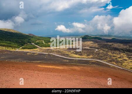 Paysage volcanique de l'Etna et sa végétation typique, la Sicile Banque D'Images