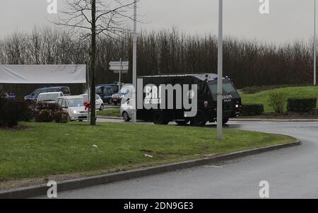 Vue générale de la scène où une énorme opération policière est en cours pour arrêter les deux hommes armés islamistes après la fusillade meurtrière à l'hebdomadaire satirique Charlie Hebdo, à Dammartin-en-Goele, à 40 km au nord de Paris, France, le 9 janvier, é015. Photo par ABACAPRESS.COM Banque D'Images