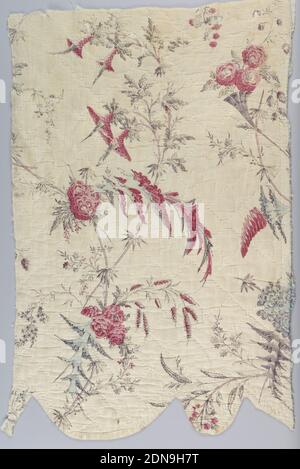 Textile, Moyen: Coton, lin, laine technique: Relief imprimé sur un tissage simple avec surpiquage à la chaîne, fragment de cantonnière en coton blanc avec un motif imprimé de sprays floraux fantastiques, feuilles dentelées et fleurs montrant l'influence de Pillement. Les couleurs sont le rouge, le bleu et le violet clair. Courtepointe en diagonale pour créer des formes en losange. Doublure en laine., France, XVIIIe siècle, textile imprimé, teint et peint Banque D'Images