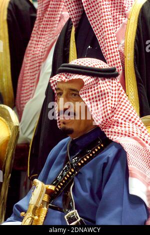 Le nouveau roi saoudien Salman Bin Abdul Aziz Al Saud vu lors d'une cérémonie d'allégeance familiale traditionnelle à Riyad le 2 mars 2005. Photo par Ammar Abd Rabbo/ABACAPRESS.COM Banque D'Images