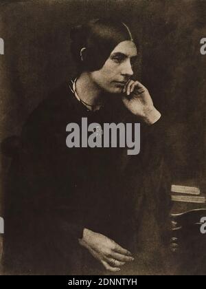 Alfred Stieglitz, David Octavius Hill, Robert Adamson, Lady in Black, Japan paper, héliogravure, taille de l'image: Hauteur: 21 cm; largeur: 15.7 cm, inscrit: Recto U. li.: Sur le papier japonais en plomb: Lady in Black, en blanc: INV.NR, photographe, photographie de portrait, femme, portrait en demi-longueur, positions des bras, gestes, publié dans le magazine Camera Work, 1912, XXXVII Banque D'Images