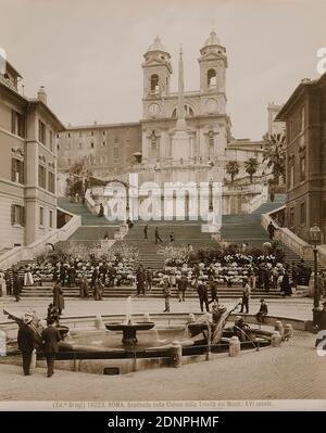 Carlo Brogi, Roma - Scalinata della Chiesa della Trinità dei Monti; XVI secolo, papier de gélatine d'argent, procédé positif noir et blanc, total: Hauteur: 25.00 cm; largeur: 19.50 cm, inscrit: Recto ci-dessous: Photo no 16223, titre, Ed.ni Brogi, photographie architecturale, architecture, escalier, escalier, extérieur d'une église, immeuble de hist., localité, rue Banque D'Images