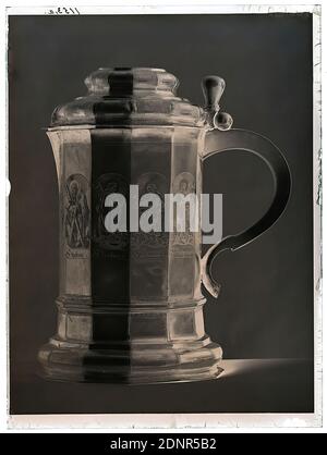 Wilhelm Weimar, jug, glass negative, black and white negative process, total: height: 23.8 cm; width: 17.8 cm, numbered: top left. : in black ink: 1153,a, apostles, work of applied art (metals), St. Andrew's cross, cross, jug (drinking vessel), church decoration, arts and crafts, applied arts, industrial design, the apostle Andrew, John the Evangelist, the apostle Philip Stock Photo