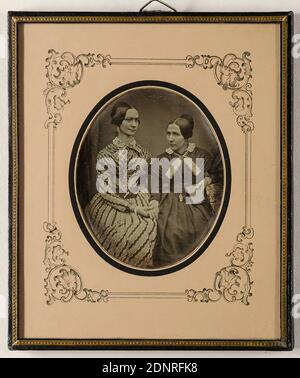 Julius Böhm, Two Women, Daguerreotype, Image size: Height: 7,30 cm; Width: 6,00 cm, portrait photography, double portrait, woman, sitting figure, half-length portrait Stock Photo