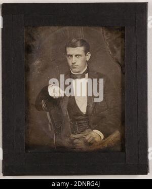 Julius Böhm, man, Daguerreotype, taille de l'image: Hauteur: 7,30 cm; largeur: 5,80 cm, en encre: Fabricant, photographie de portrait, homme, portrait en demi-longueur, figure assise Banque D'Images