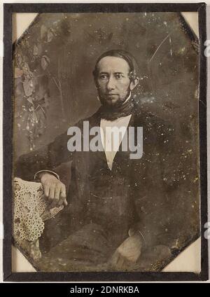 Homme, Daguerréotype, taille de l'image: Hauteur: 9,80 cm; largeur: 7,20 cm, photographie de portrait, pièce de genou, figure assise, homme Banque D'Images