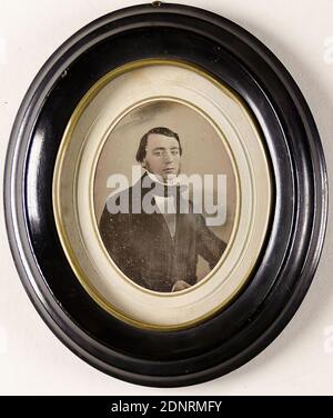 Jeune homme, daguerréotype, taille de l'image: Hauteur: 7,20 cm; largeur: 5,30 cm, photographie de portrait, portrait en demi-longueur, homme Banque D'Images
