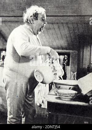 Film encore de 'Hobson's Choice' avec les échelles Charles Laughton, Brenda de Banzie, John Mills et Prunella. Banque D'Images