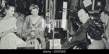 Photographie prise sur le set de "l'affaire Paradine" avec Alida Valli, Louis Jourdan, Gregory Peck et Ann Todd. Banque D'Images