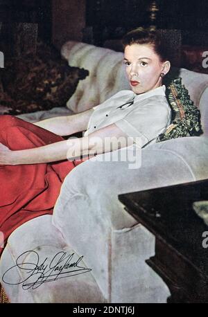 Photographie autographiée de Judy Garland (1922-1969) actrice, chanteuse, vaudevillienne et danseuse américaine. Banque D'Images