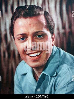 Photographie de Richard Attenborough (1923-2014) un acteur, cinéaste et entrepreneur anglais. Banque D'Images