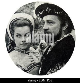 Photo de Richard Burton (1925-1984) et Geneviève Bujold (1942-) de 'Anne des mille jours'. Banque D'Images