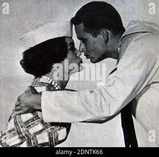 Photo de Connie Francis (1937-) et Roger Perry (1933-2018) de 'Follow the Boys'. Banque D'Images