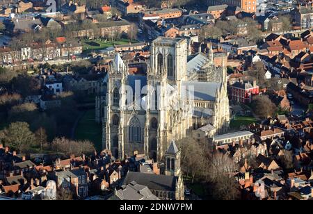 Vue aérienne de York Minster ou pour être précis le Cathédrale et église Metropolitique de Saint-Pierre à York Banque D'Images