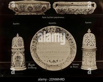 Séraphin-Médecric Mieulement, Musée de Cluny. Faïences de Rouen, papier albumine, procédé positif noir et blanc, taille de l'image: Hauteur: 18 cm; largeur: 24.5 cm, timbre sec: Recto et gauche: MIEUSEMENT, PHOTOGRAPHIE, inscrit: Recto et: Exposé: Musée de Cluny. Faïences de Rouen, photographie, artisanat, Arts et métiers, Design industriel Banque D'Images