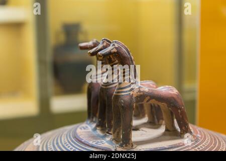 Arts de la poterie dans le musée d'Agora de STOA d'Attalos Bâtiment à l'ancienne Agora d'Athènes Banque D'Images