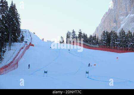 Groden, Italie. 18 décembre 2020. Coupe du monde de ski alpin FIS - Covid-19 Outbreak - 2e événement Super-G masculin le 18/12/2020 à Val Gardena, Gröden, Italie. Saslong Slope dans l'ombre. (Photo de Pierre Teyssot/ESPA-Images) crédit: European Sports photo Agency/Alay Live News Banque D'Images