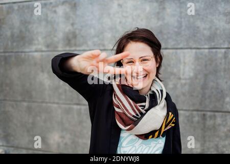 Portrait of smiling woman Banque D'Images